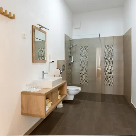 Casa de hóspedes Stari Mayr 4*